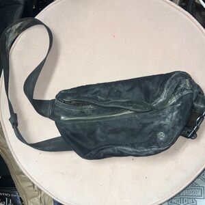 Lululemon black belt Bag